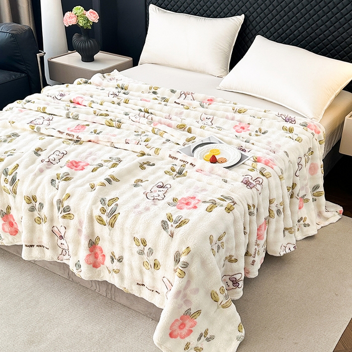 91家纺网 家纺一手货源 找家纺 欧妮家纺 2025新款亲肤舒适泡泡绒毛毯 青青小兔