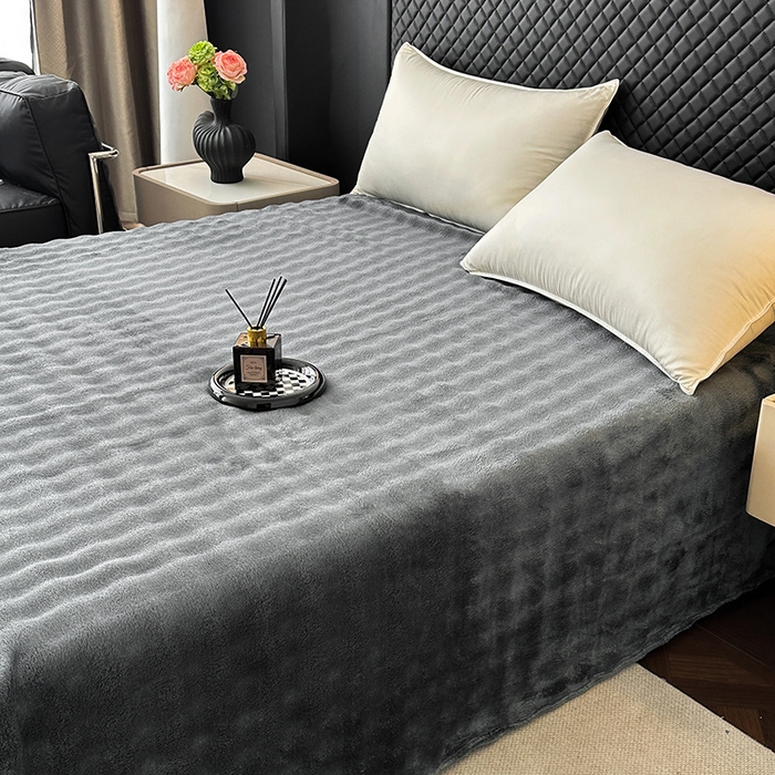 91家纺网 家纺一手货源 找家纺 欧妮家纺 2025新款亲肤舒适泡泡绒毛毯 高级灰