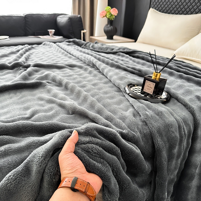 91家纺网 家纺一手货源 找家纺 欧妮家纺 2025新款亲肤舒适泡泡绒毛毯 高级灰