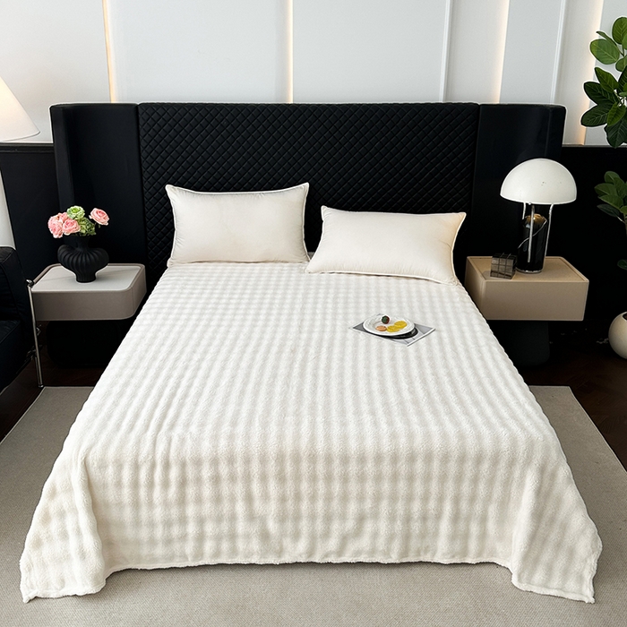 91家纺网 家纺一手货源 找家纺 欧妮家纺 2025新款亲肤舒适泡泡绒毛毯 奶白