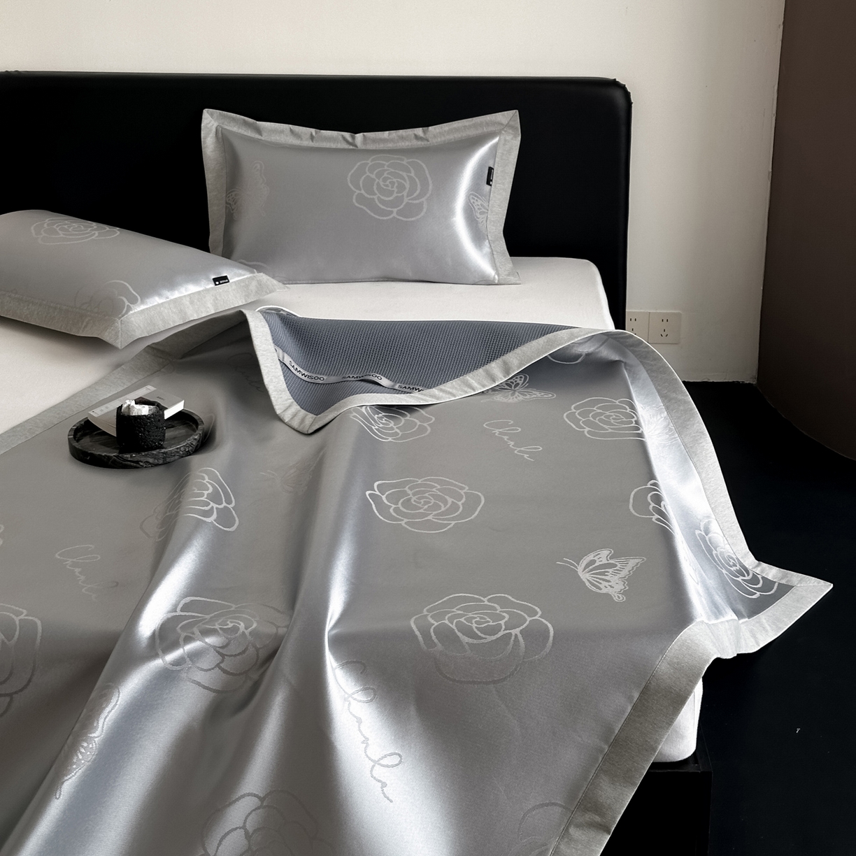 91家纺网 家纺一手货源 找家纺 三味舒屋 2026新款臻品提花冰丝席凉席席子 茶与蝶床席