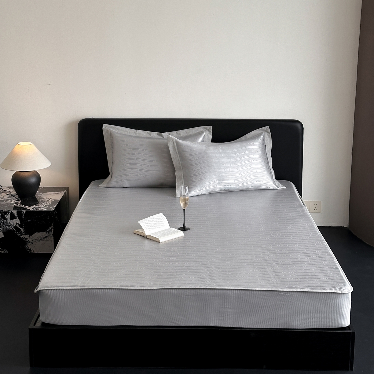 91家纺网 家纺一手货源 找家纺 三味舒屋 2026新款臻品提花冰丝席凉席席子 吉赛尔床笠