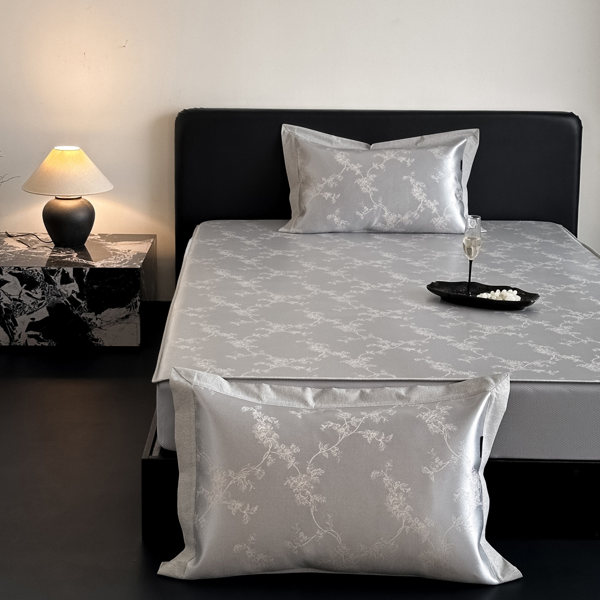 91家纺网 家纺一手货源 找家纺 三味舒屋 2026新款臻品提花冰丝席凉席席子 芙瑞亚床笠