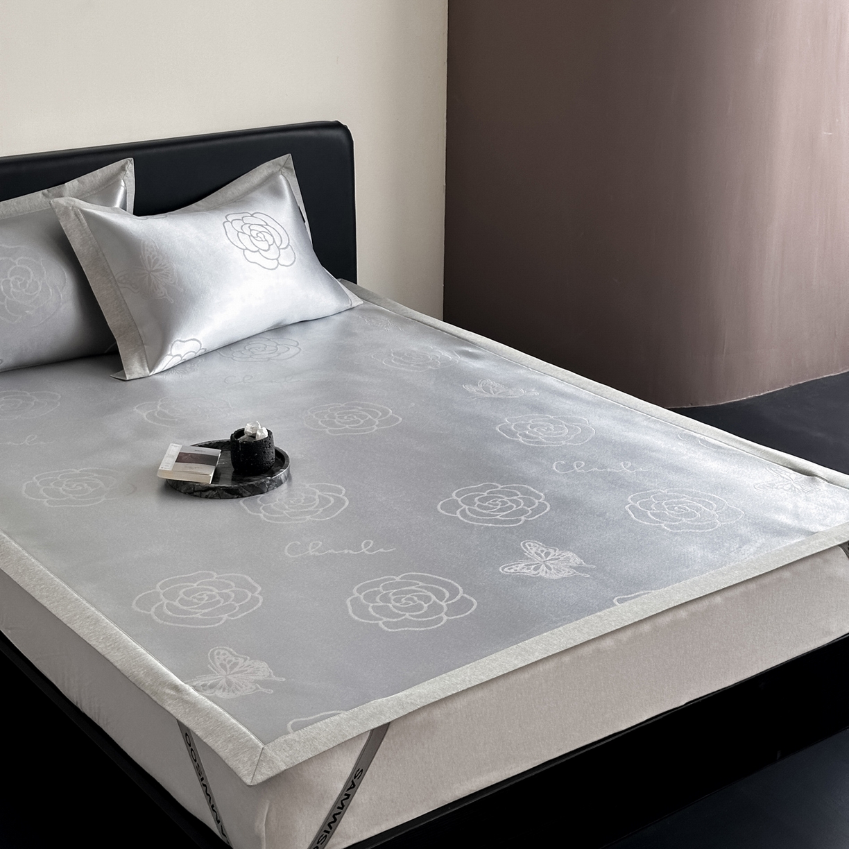 91家纺网 家纺一手货源 找家纺 三味舒屋 2026新款臻品提花冰丝席凉席席子 茶与蝶床席