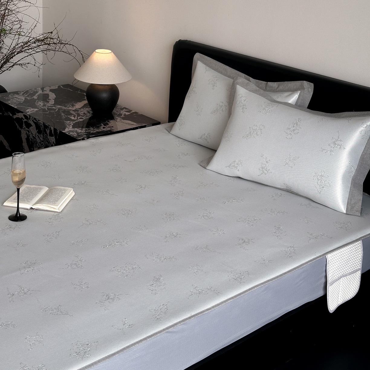 91家纺网 家纺一手货源 找家纺 三味舒屋 2026新款臻品提花冰丝席凉席席子 枝枝床笠