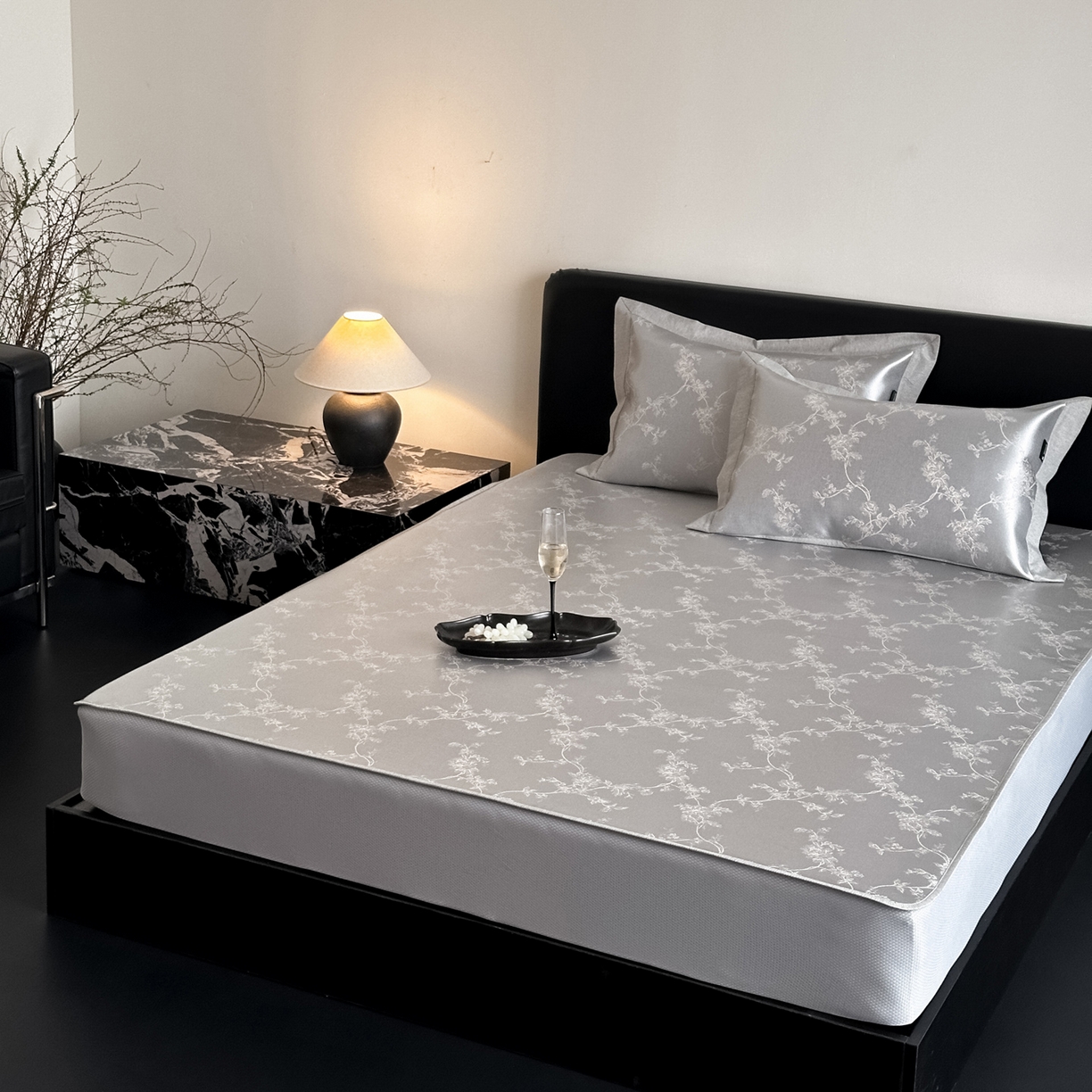 91家纺网 家纺一手货源 找家纺 三味舒屋 2026新款臻品提花冰丝席凉席席子 芙瑞亚床笠