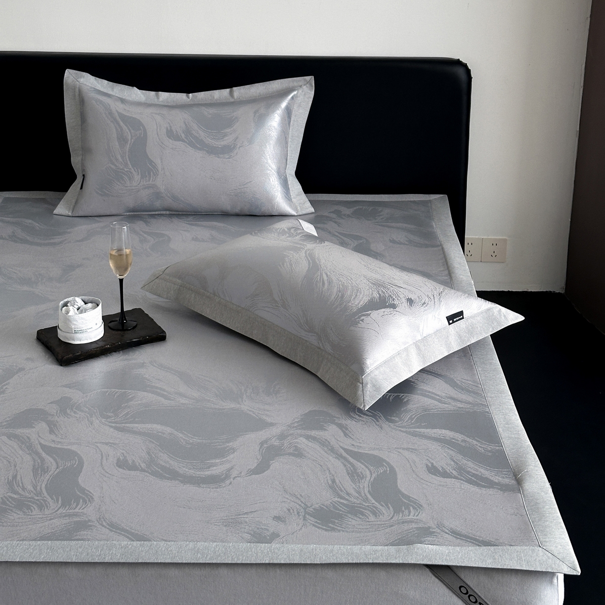 91家纺网 家纺一手货源 找家纺 三味舒屋 2026新款臻品提花冰丝席凉席席子 雾影床席