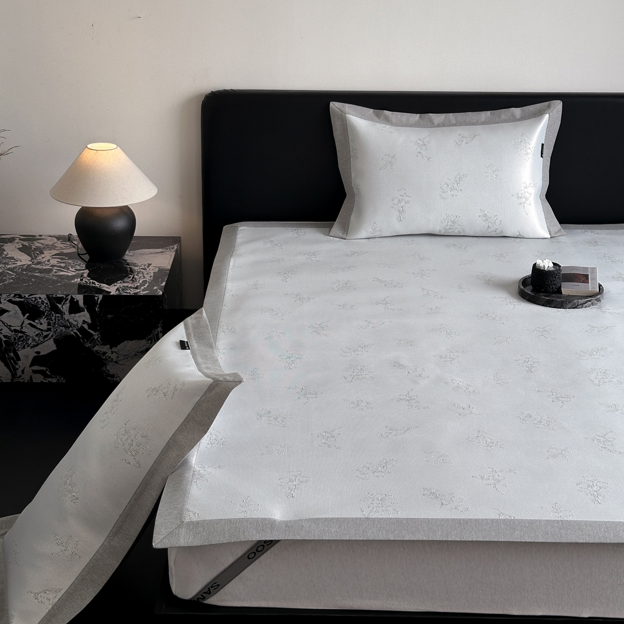 91家纺网 家纺一手货源 找家纺 三味舒屋 2026新款臻品提花冰丝席凉席席子 枝枝床席