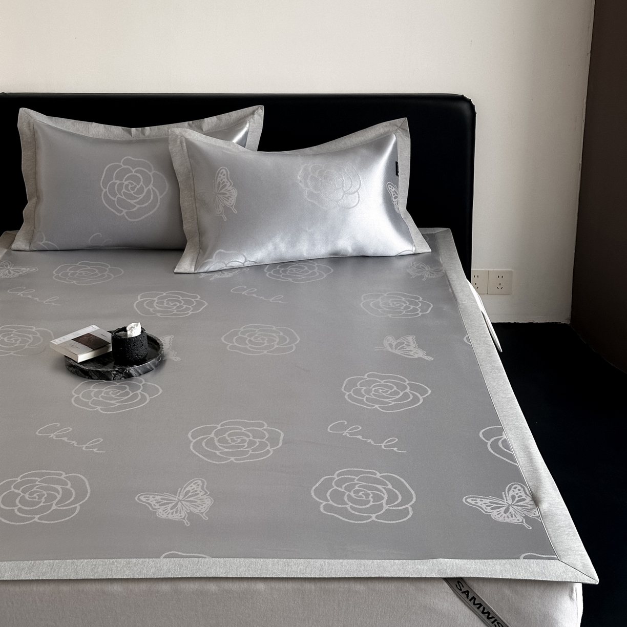 91家纺网 家纺一手货源 找家纺 三味舒屋 2026新款臻品提花冰丝席凉席席子 茶与蝶床席