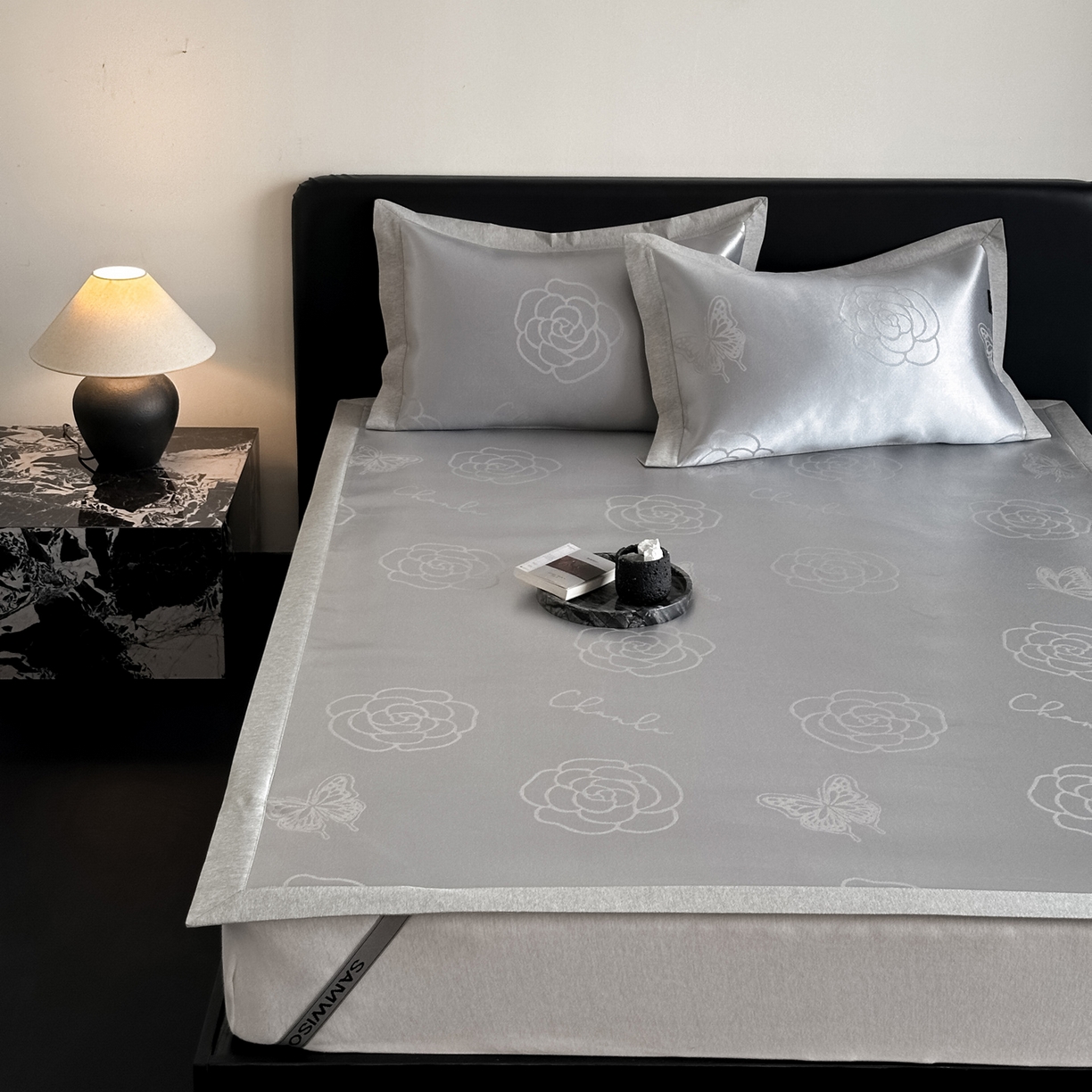 91家纺网 家纺一手货源 找家纺 三味舒屋 2026新款臻品提花冰丝席凉席席子 茶与蝶床席