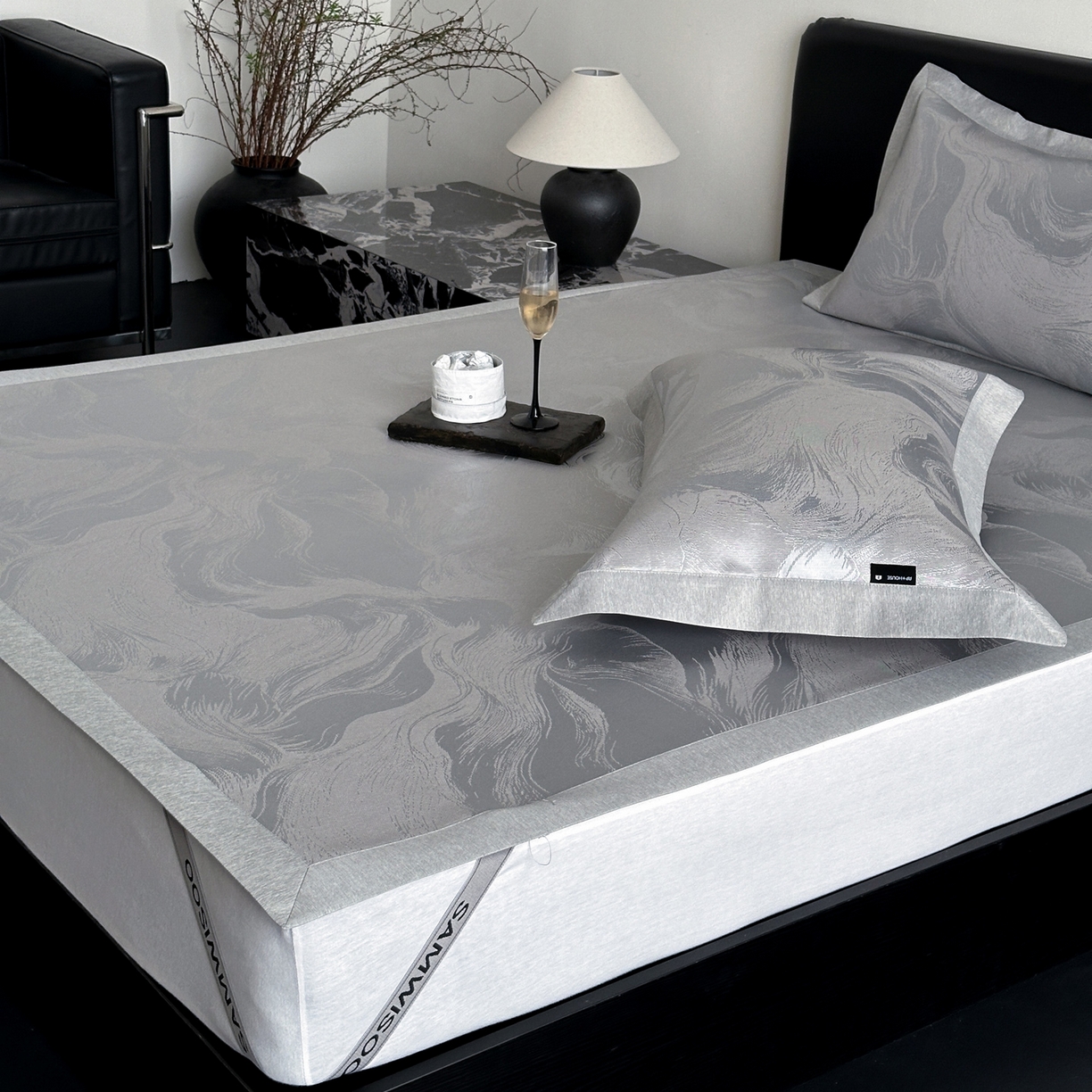 91家纺网 家纺一手货源 找家纺 三味舒屋 2026新款臻品提花冰丝席凉席席子 雾影床席