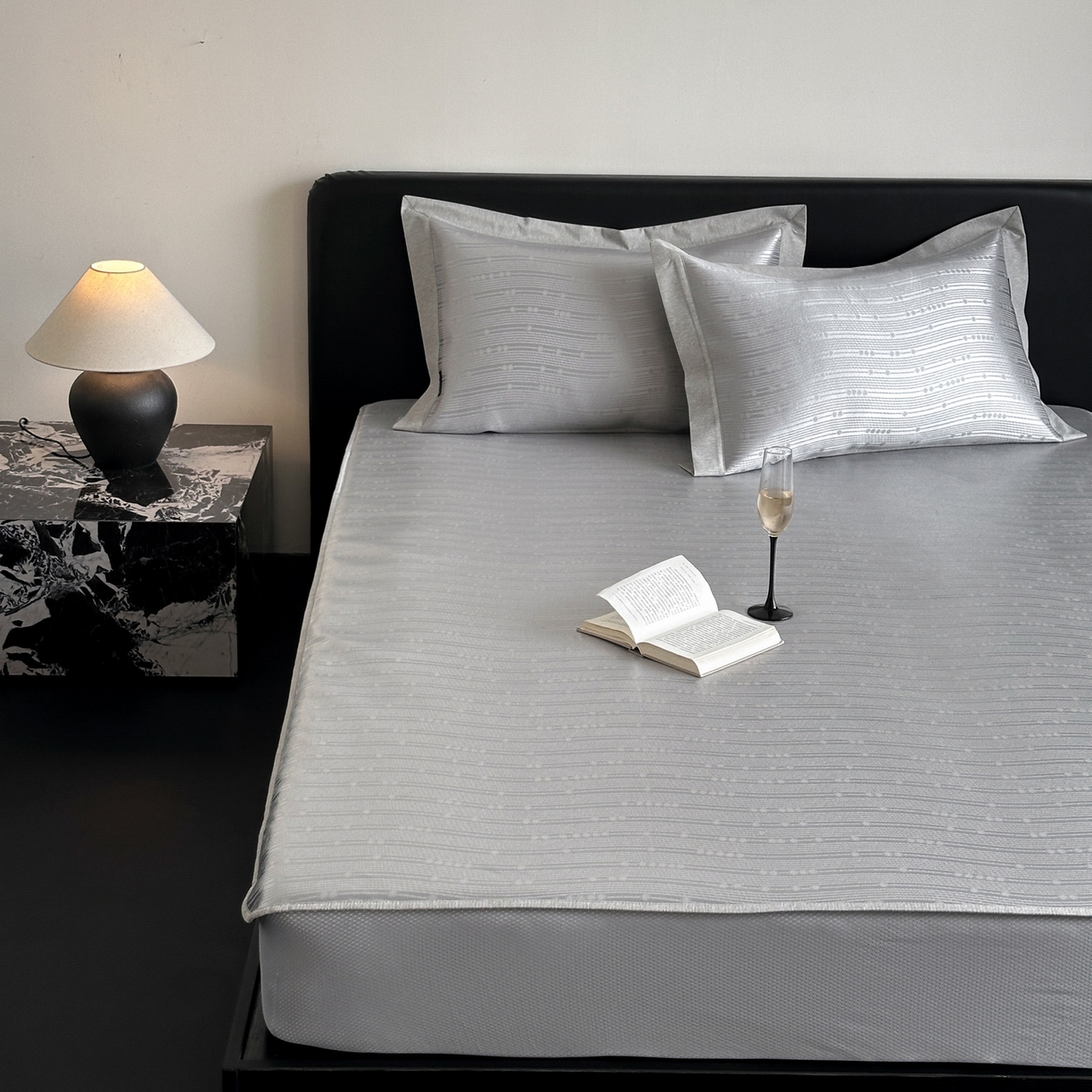 91家纺网 家纺一手货源 找家纺 三味舒屋 2026新款臻品提花冰丝席凉席席子 吉赛尔床笠