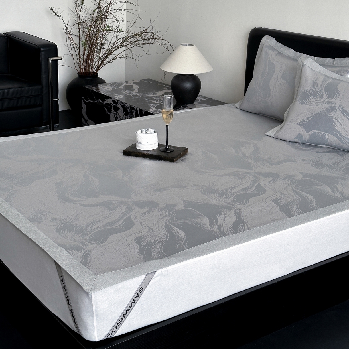 91家纺网 家纺一手货源 找家纺 三味舒屋 2026新款臻品提花冰丝席凉席席子 雾影床席