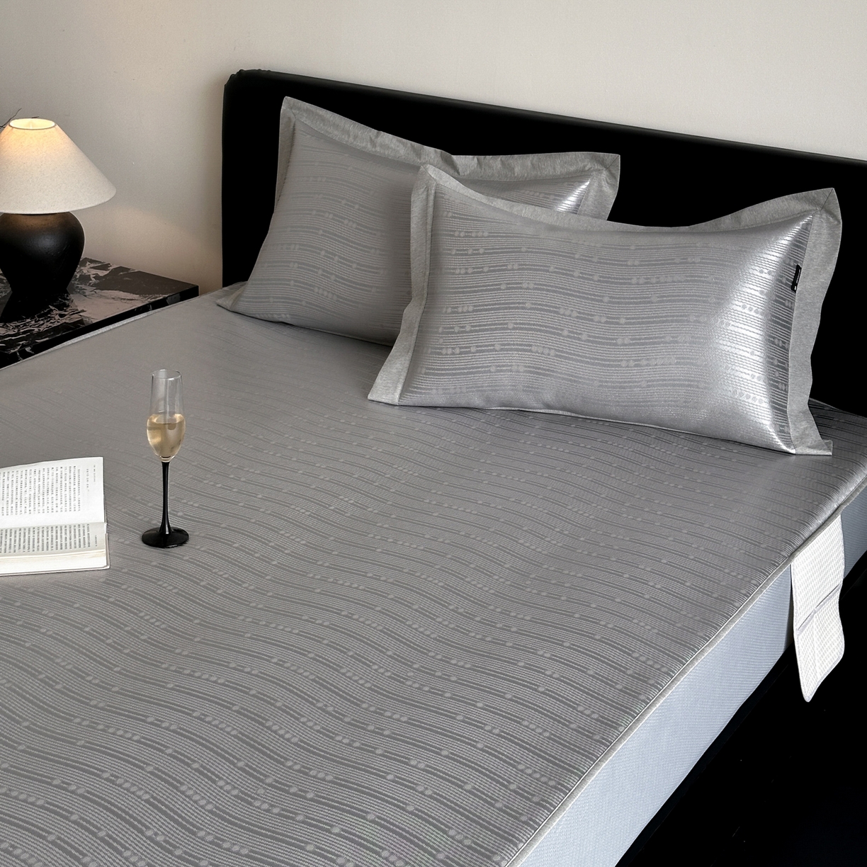 91家纺网 家纺一手货源 找家纺 三味舒屋 2026新款臻品提花冰丝席凉席席子 吉赛尔床笠