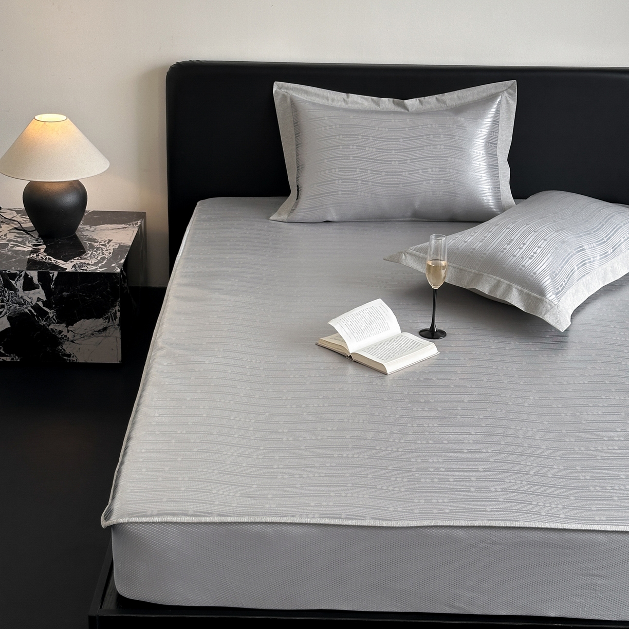 91家纺网 家纺一手货源 找家纺 三味舒屋 2026新款臻品提花冰丝席凉席席子 吉赛尔床笠