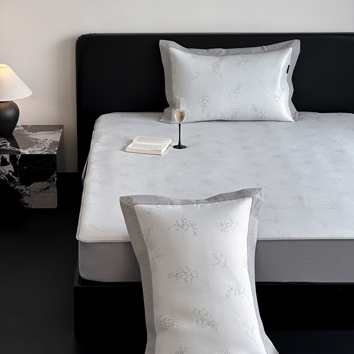 91家纺网 家纺一手货源 找家纺 三味舒屋 2026新款臻品提花冰丝席凉席席子 枝枝床笠