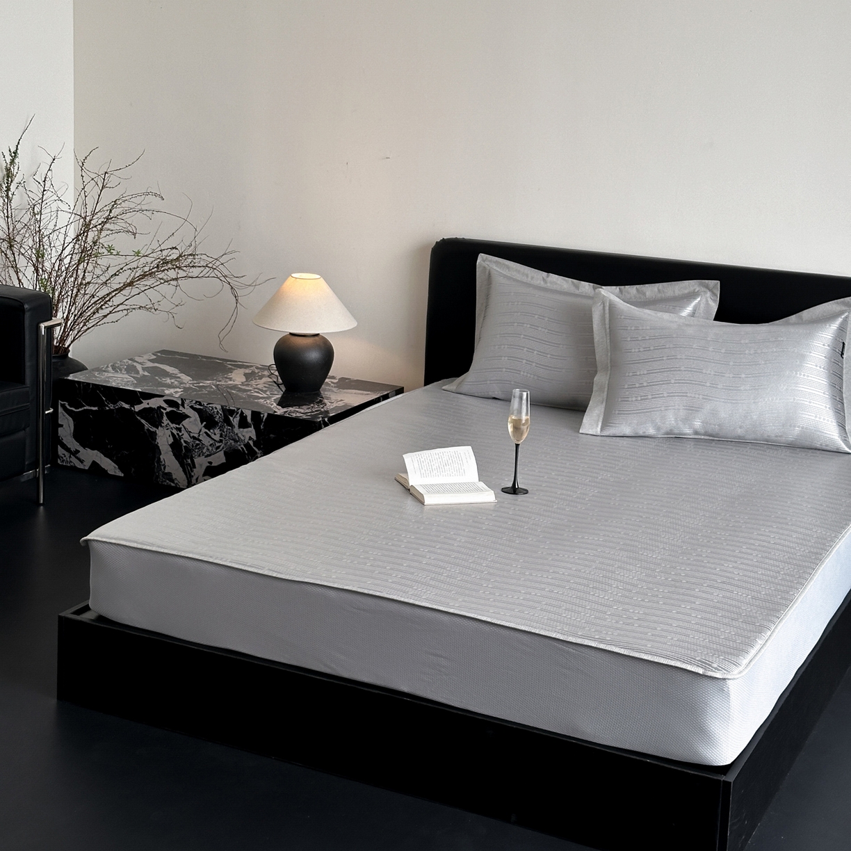 91家纺网 家纺一手货源 找家纺 三味舒屋 2026新款臻品提花冰丝席凉席席子 吉赛尔床笠