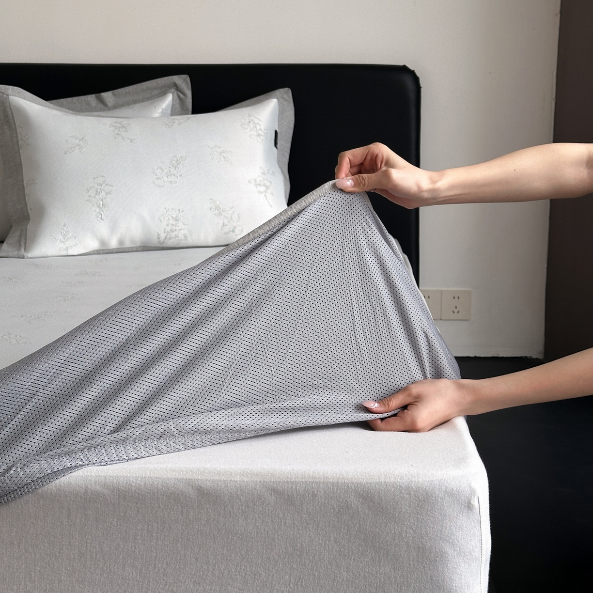 91家纺网 家纺一手货源 找家纺 三味舒屋 2026新款臻品提花冰丝席凉席席子 枝枝床笠