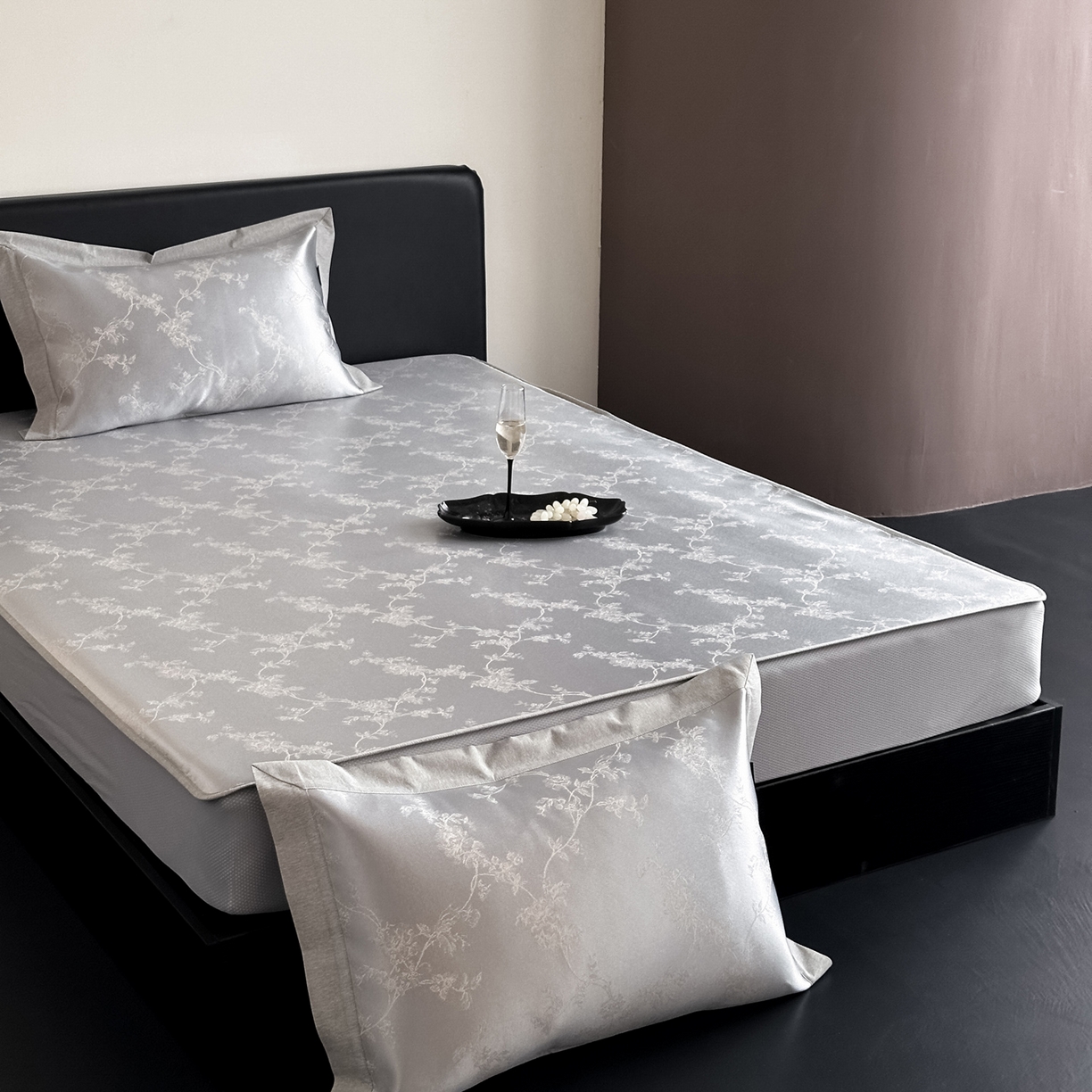 91家纺网 家纺一手货源 找家纺 三味舒屋 2026新款臻品提花冰丝席凉席席子 芙瑞亚床笠