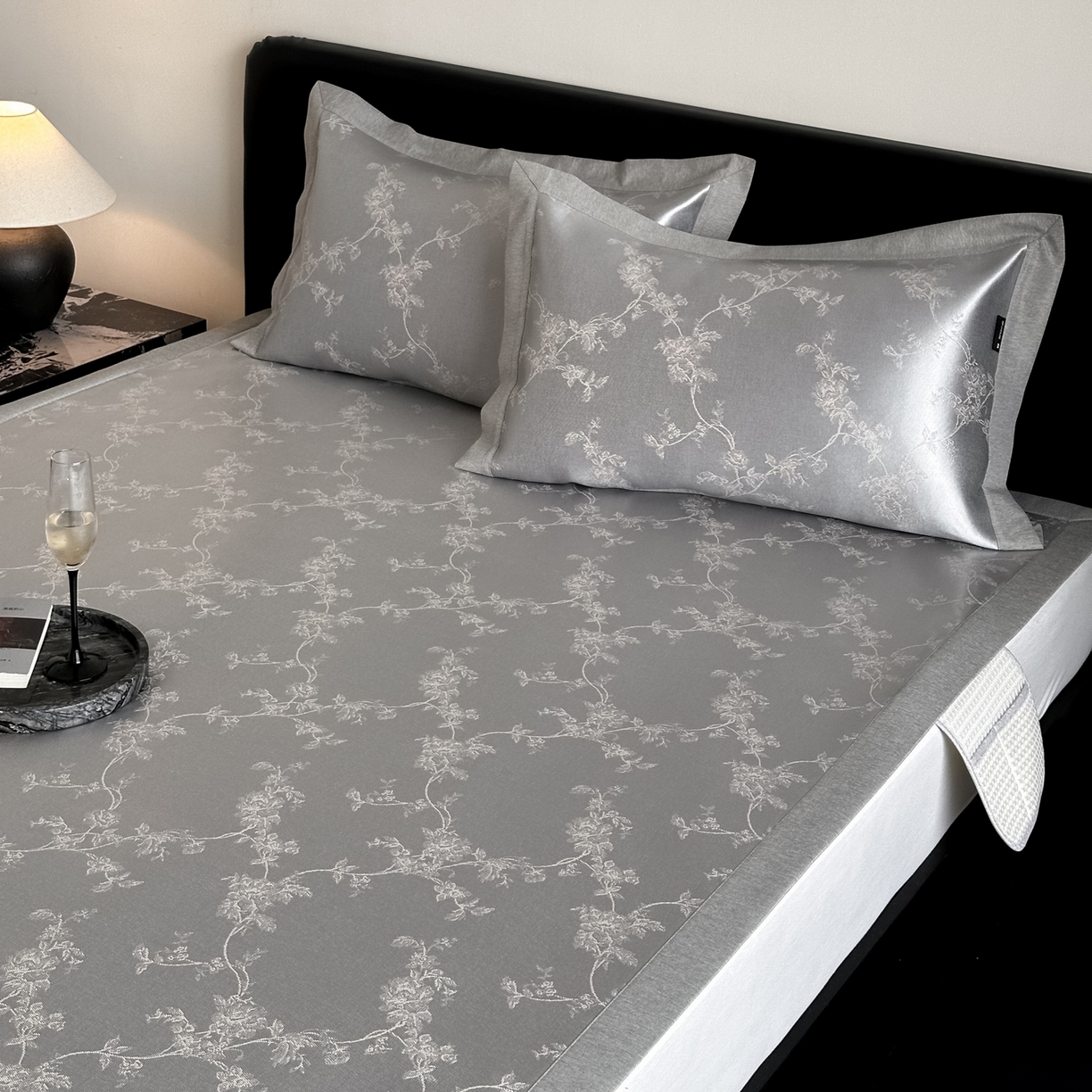 91家纺网 家纺一手货源 找家纺 三味舒屋 2026新款臻品提花冰丝席凉席席子 芙瑞亚床席