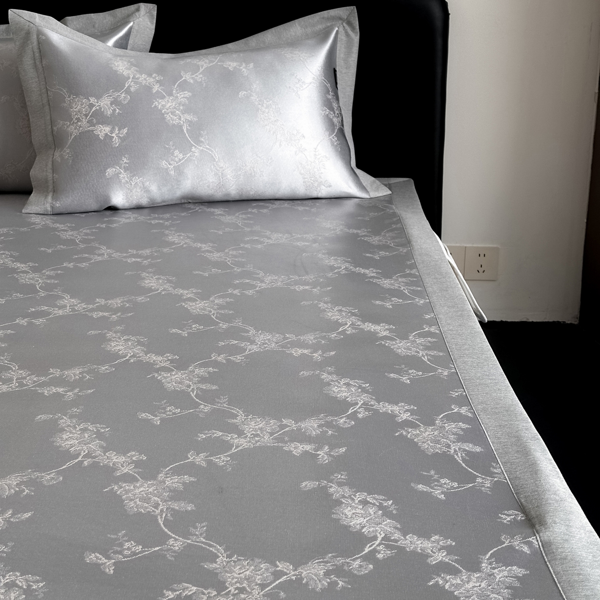 91家纺网 家纺一手货源 找家纺 三味舒屋 2026新款臻品提花冰丝席凉席席子 芙瑞亚床席