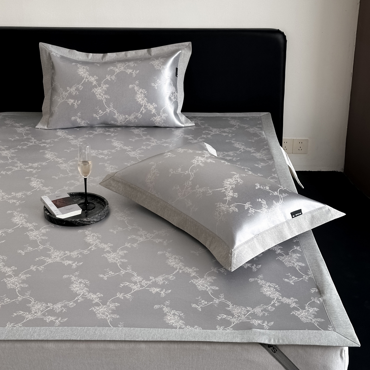 91家纺网 家纺一手货源 找家纺 三味舒屋 2026新款臻品提花冰丝席凉席席子 芙瑞亚床席