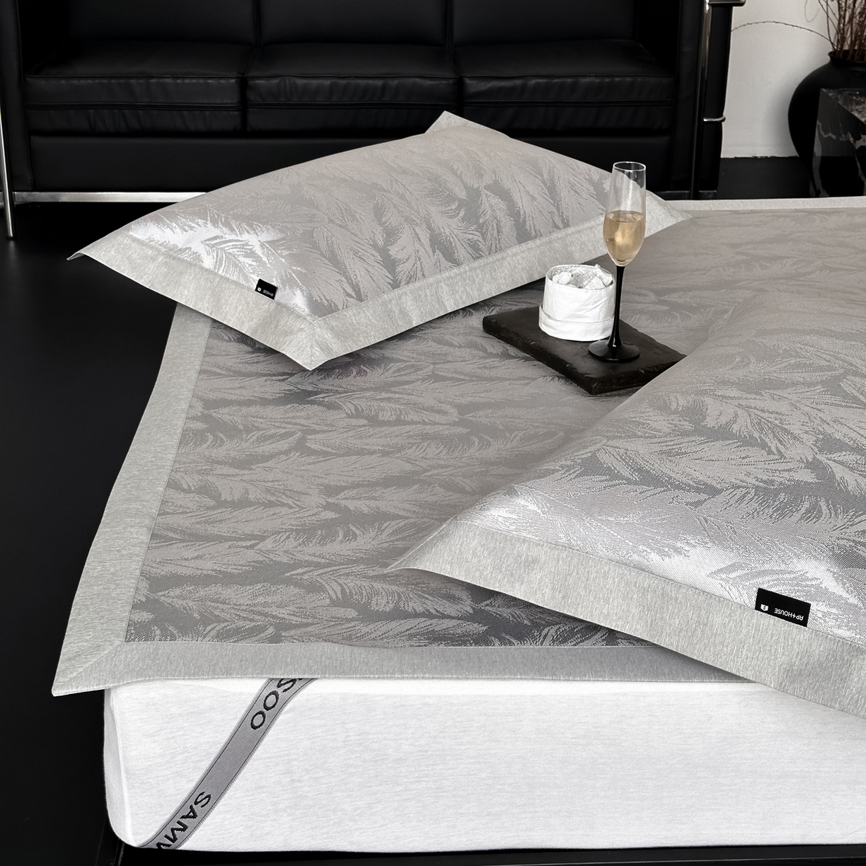 91家纺网 家纺一手货源 找家纺 三味舒屋 2026新款臻品提花冰丝席凉席席子 绒羽床席