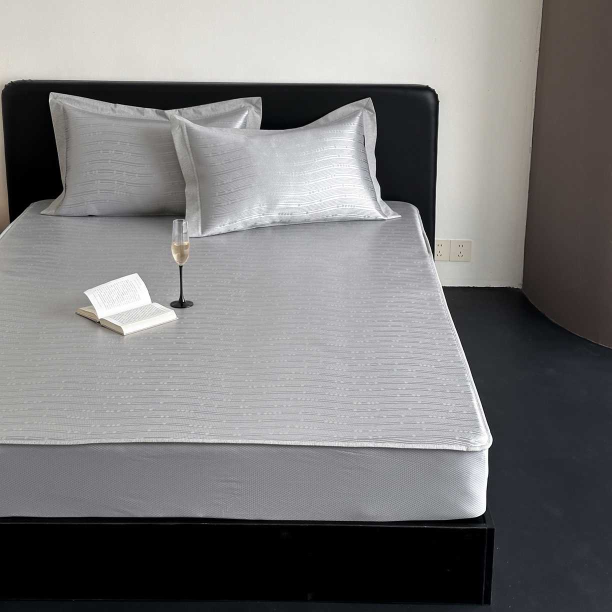 91家纺网 家纺一手货源 找家纺 三味舒屋 2026新款臻品提花冰丝席凉席席子 吉赛尔床笠