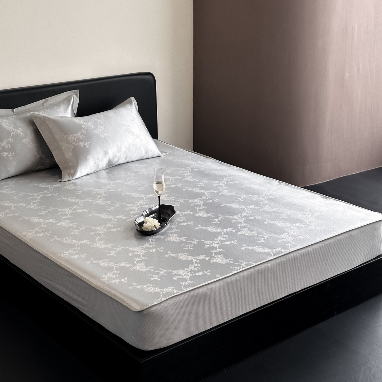 91家纺网 家纺一手货源 找家纺 三味舒屋 2026新款臻品提花冰丝席凉席席子 芙瑞亚床笠