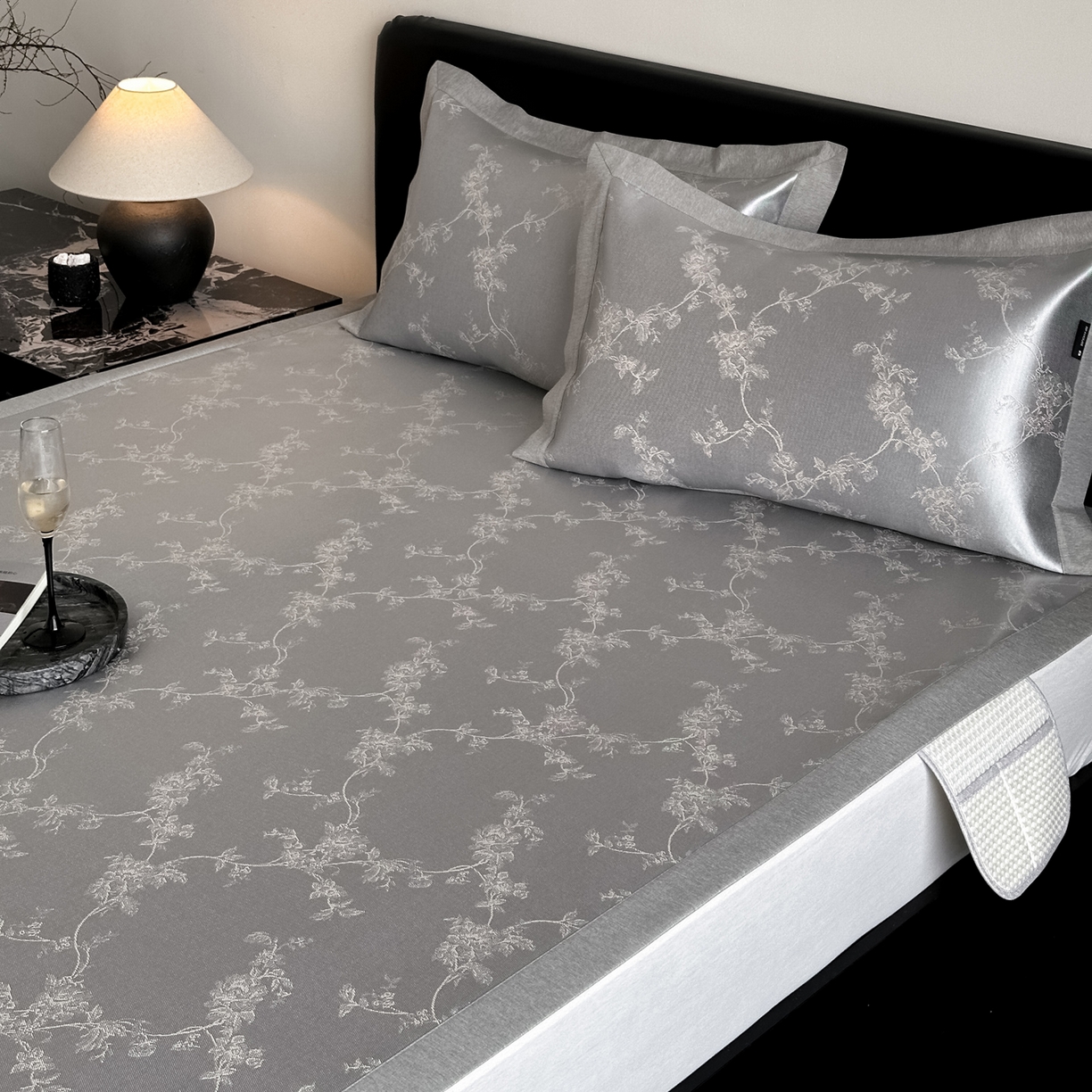 91家纺网 家纺一手货源 找家纺 三味舒屋 2026新款臻品提花冰丝席凉席席子 芙瑞亚床席