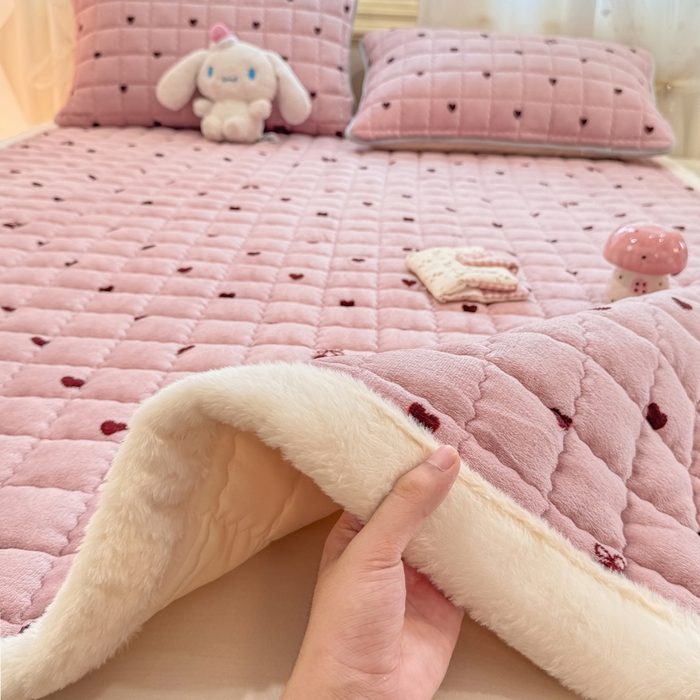 91家纺网 家纺一手货源 找家纺 （总）欧妮家纺 2025新款保暖牛奶绒夹棉床垫床褥子软垫