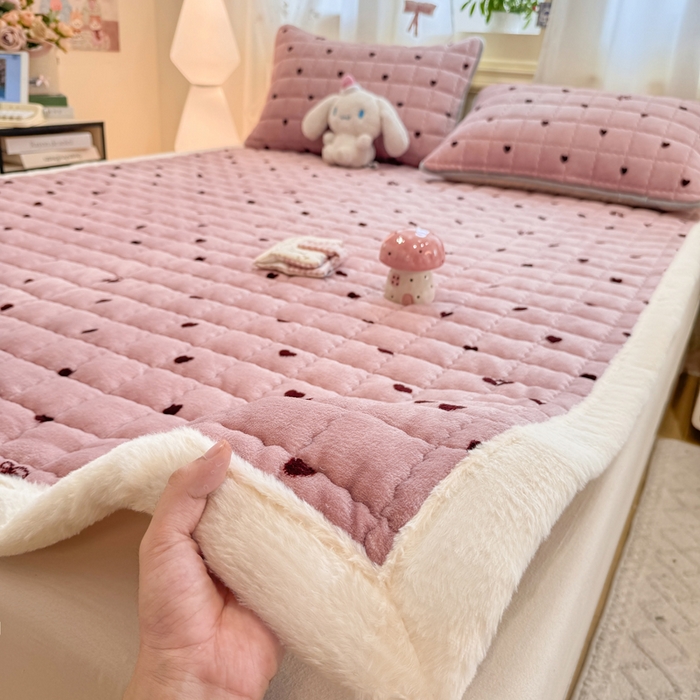 91家纺网 家纺一手货源 找家纺 （总）欧妮家纺 2025新款保暖牛奶绒夹棉床垫床褥子软垫