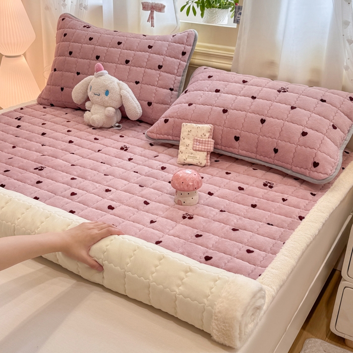 91家纺网 家纺一手货源 找家纺 （总）欧妮家纺 2025新款保暖牛奶绒夹棉床垫床褥子软垫