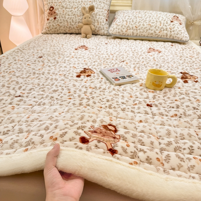 91家纺网 家纺一手货源 找家纺 （总）欧妮家纺 2025新款保暖牛奶绒夹棉床垫床褥子软垫