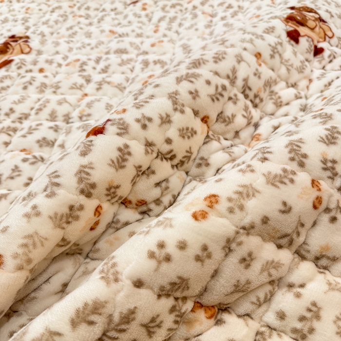 91家纺网 家纺一手货源 找家纺 欧妮家纺 2025新款保暖牛奶绒夹棉床垫床褥子软垫 暖绒边-甜美女孩