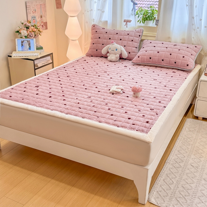 91家纺网 家纺一手货源 找家纺 （总）欧妮家纺 2025新款保暖牛奶绒夹棉床垫床褥子软垫