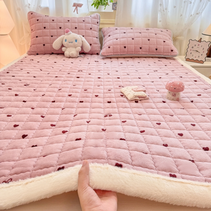 91家纺网 家纺一手货源 找家纺 （总）欧妮家纺 2025新款保暖牛奶绒夹棉床垫床褥子软垫