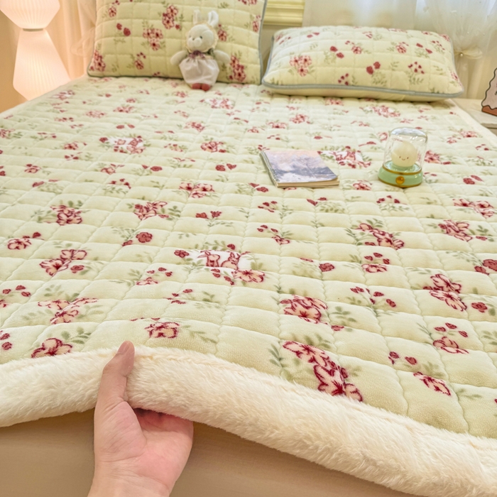 91家纺网 家纺一手货源 找家纺 （总）欧妮家纺 2025新款保暖牛奶绒夹棉床垫床褥子软垫