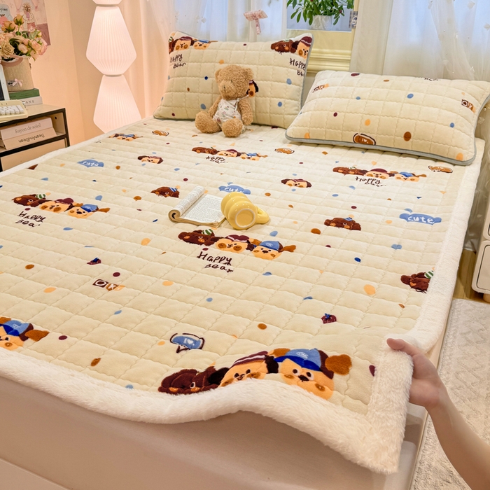 91家纺网 家纺一手货源 找家纺 欧妮家纺 2025新款保暖牛奶绒夹棉床垫床褥子软垫 暖绒边-汪汪狗