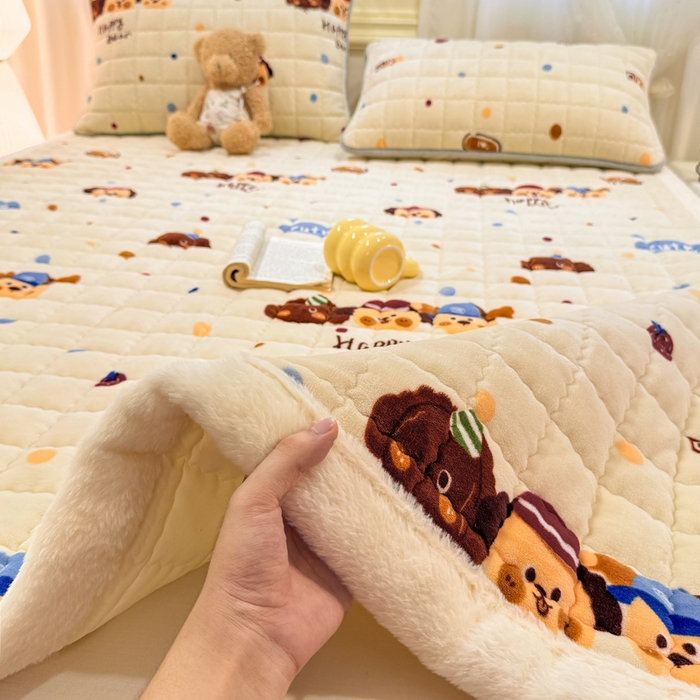 91家纺网 家纺一手货源 找家纺 欧妮家纺 2025新款保暖牛奶绒夹棉床垫床褥子软垫 暖绒边-汪汪狗