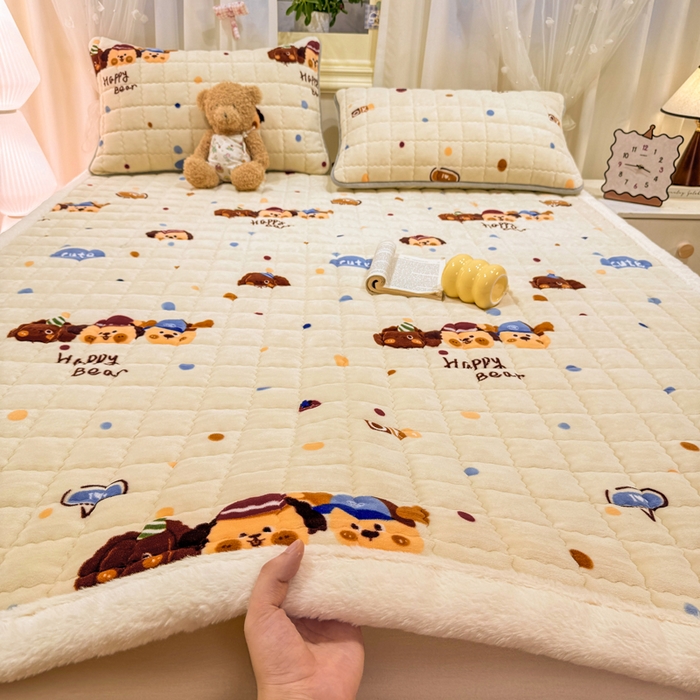 91家纺网 家纺一手货源 找家纺 欧妮家纺 2025新款保暖牛奶绒夹棉床垫床褥子软垫 暖绒边-汪汪狗