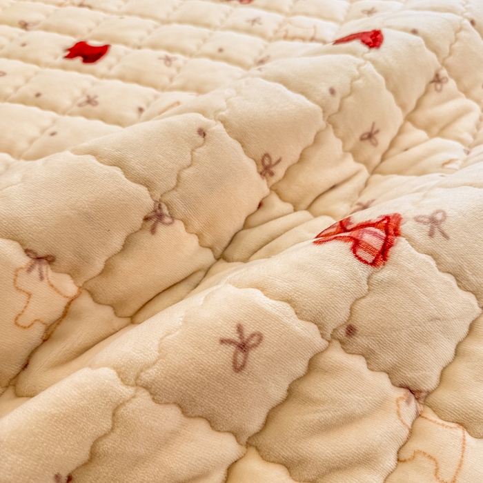 91家纺网 家纺一手货源 找家纺 欧妮家纺 2025新款保暖牛奶绒夹棉床垫床褥子软垫 暖绒边-奶油小狗