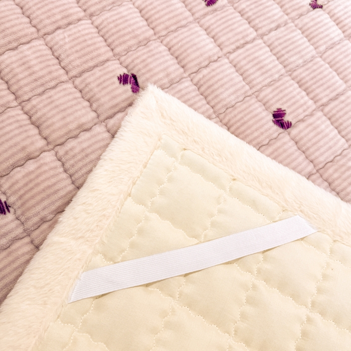 91家纺网 家纺一手货源 找家纺 欧妮家纺 2025新款保暖牛奶绒夹棉床垫床褥子软垫 暖绒边-条纹爱心