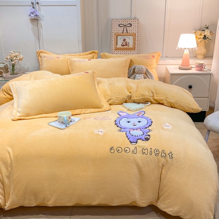 91家纺网 家纺一手货源 找家纺 欧妮家纺 2025新款牛奶绒贴布绣四件套 小兔-黄