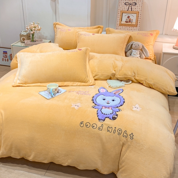 91家纺网 家纺一手货源 找家纺 欧妮家纺 2025新款牛奶绒贴布绣四件套 小兔-黄