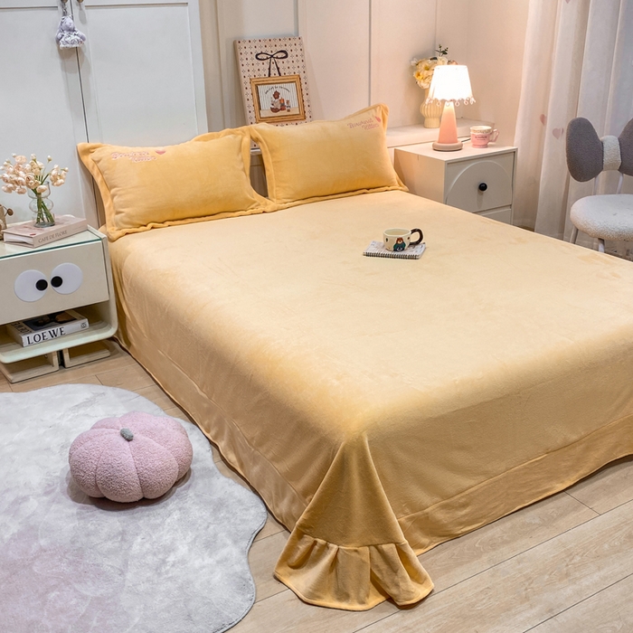 91家纺网 家纺一手货源 找家纺 欧妮家纺 2025新款牛奶绒贴布绣四件套 小兔-黄