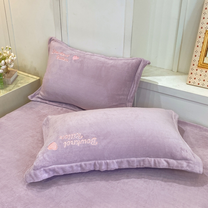 91家纺网 家纺一手货源 找家纺 欧妮家纺 2025新款牛奶绒贴布绣四件套 小兔-紫