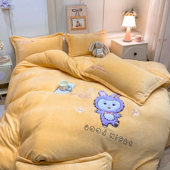 91家纺网 家纺一手货源 找家纺 欧妮家纺 2025新款牛奶绒贴布绣四件套 小兔-黄