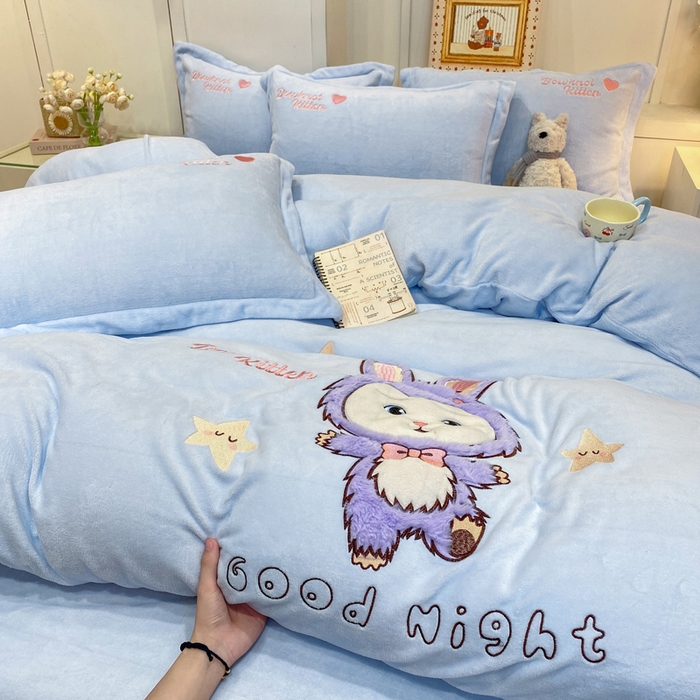 91家纺网 家纺一手货源 找家纺 欧妮家纺 2025新款牛奶绒贴布绣四件套 小兔-蓝