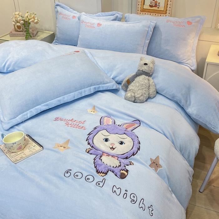 91家纺网 家纺一手货源 找家纺 欧妮家纺 2025新款牛奶绒贴布绣四件套 小兔-蓝